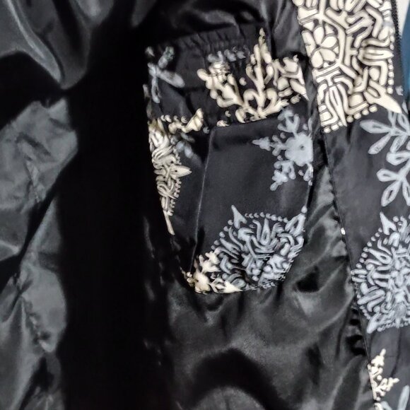 Eddie Bauer Women Goose Down Quilted Vest Size XL with Faux Fur Hood Zip Up - Picture 15 of 15